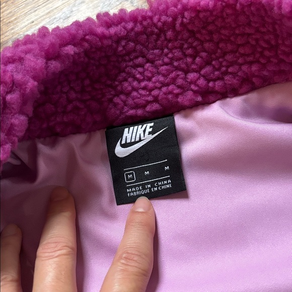 Nike Size M Pink Women's Sherpa Active Swoosh Cropped Zip Jacket DM1763-010 - Picture 8 of 8